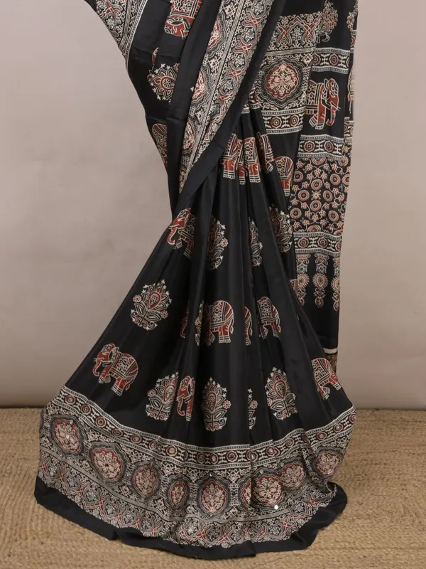 Black_Cotton_Printed_Saree_for_Women