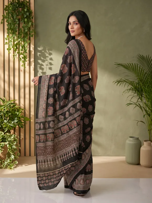 Black_Cotton_Printed_Saree_for_Women