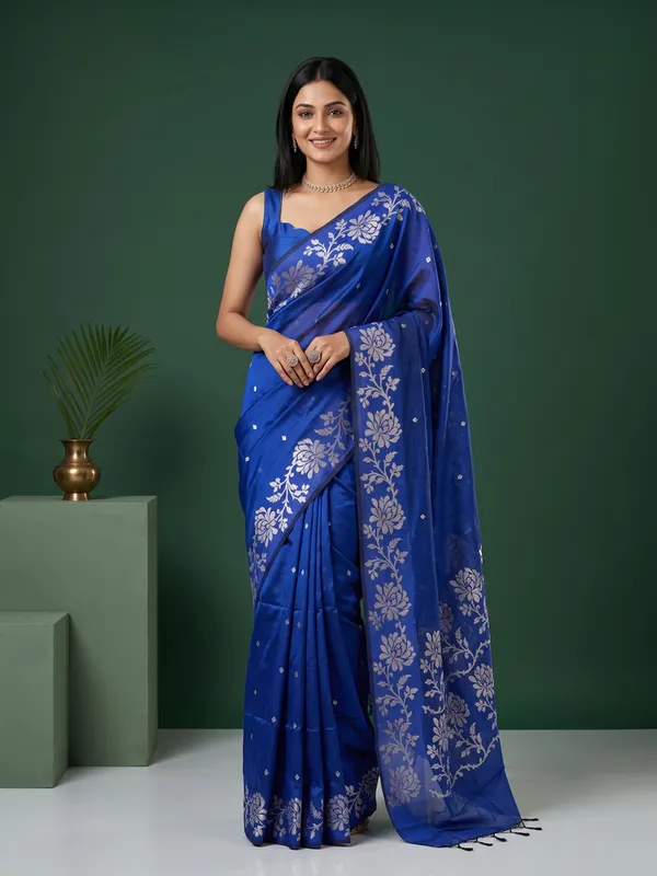 Blue_Woven_Floral_Zari_Saree_for_Women