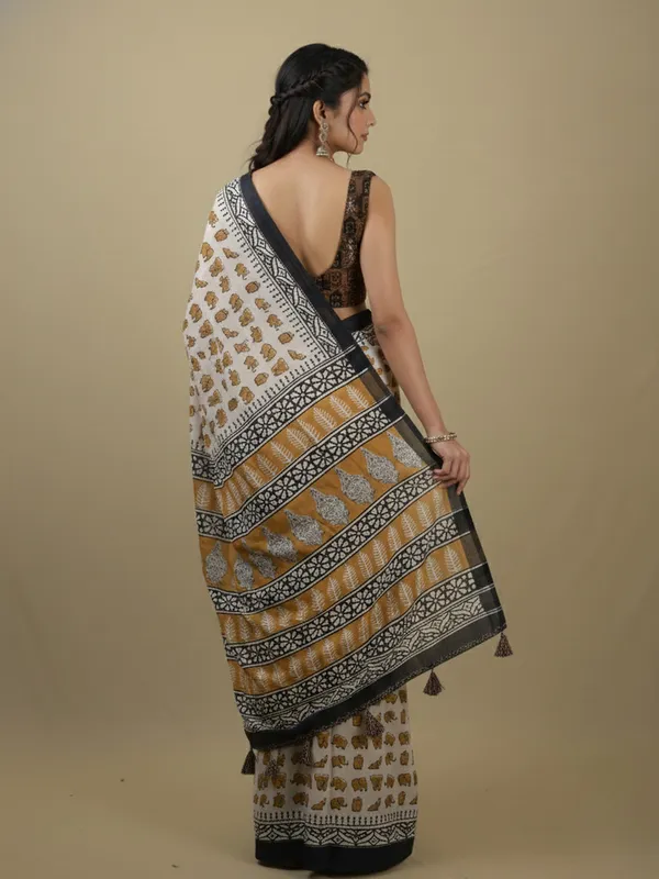 Cream_And_Black_Printed_Saree_for_Women