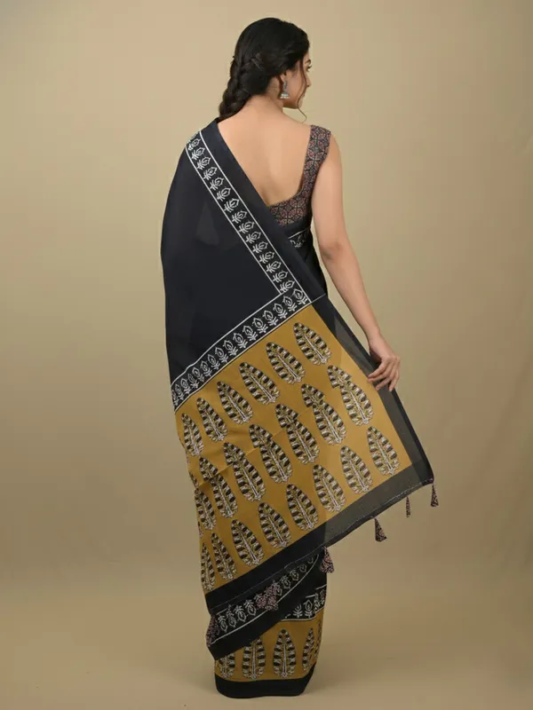 Black_Printed_Saree_for_Women