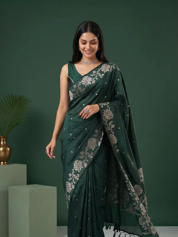 Green_Floral_Embroidered_Saree_for_Women