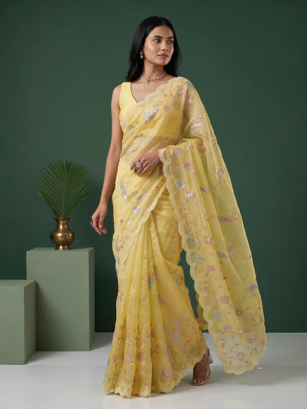 Yellow_Floral_Embroidered_Saree_For_Women