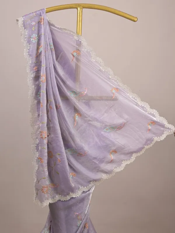 Lavender_Embroidered_Lace_Border_Saree_for_Women