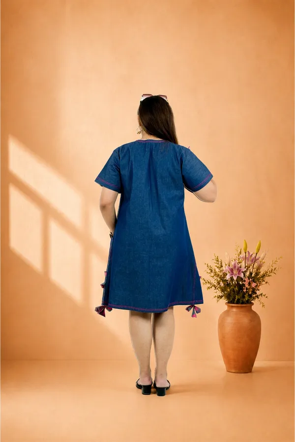 Navy_Blue_Shift_Dress_With_Pink_Checkered_Accents