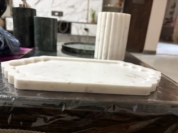 Marble_Scalloped_Rectangular_Serving_Tray
