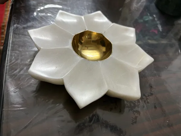 White_Lotus_Design_Diya_With_Gold-Toned_Oil_Cup