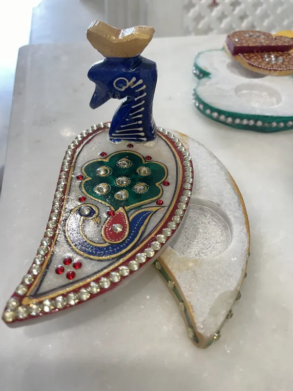 Embellished_Peacock_Leaf_Decorative_Hand_Fan