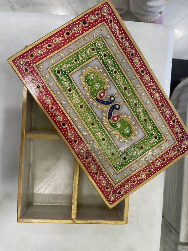 Wooden_Traditional_Peacock_Pattern_Decorative_Storage_Box