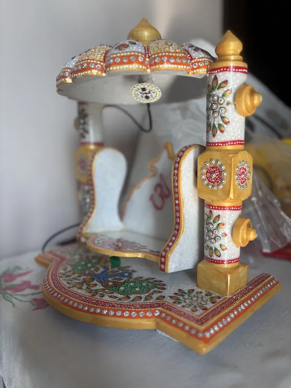 Gold-Tone_Ornate_Jhula_Cradle