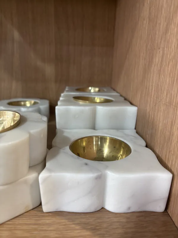 Marble_Pooja_Floral_Diya_Holder_With_Brass_Bowl