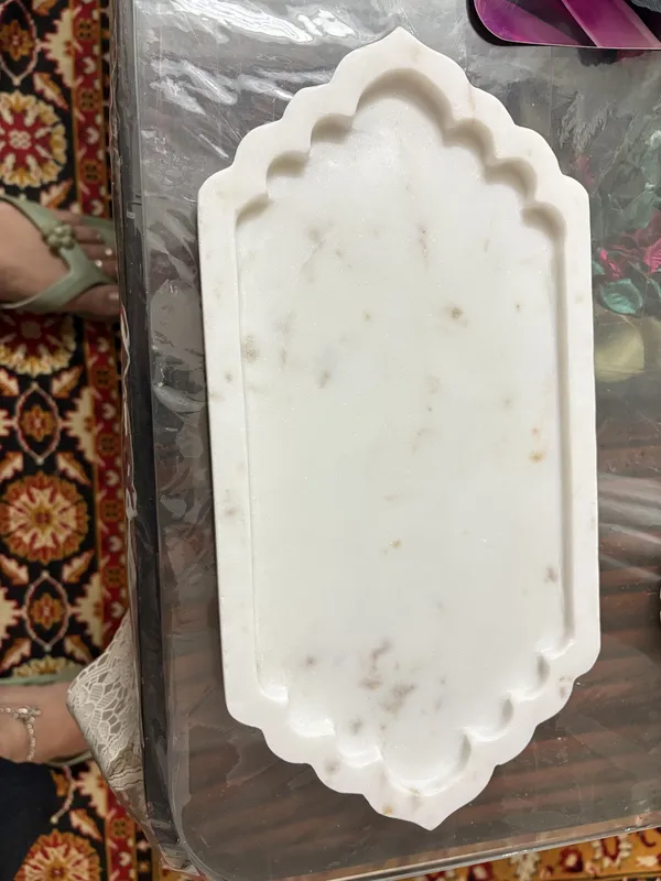 Marble_Scalloped_Rectangular_Serving_Tray