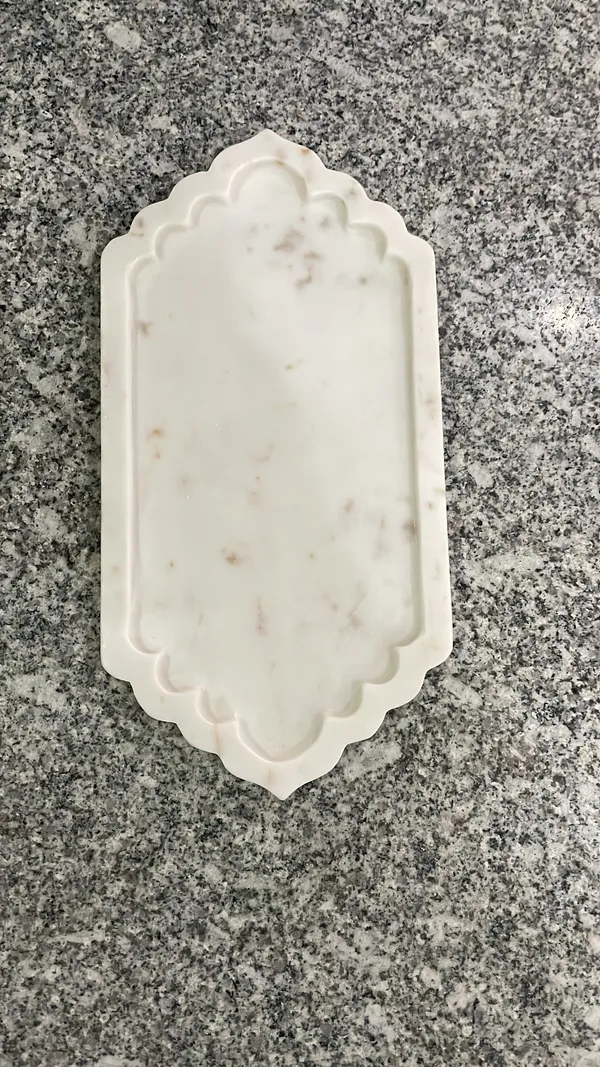 Marble_Scalloped_Rectangular_Serving_Tray