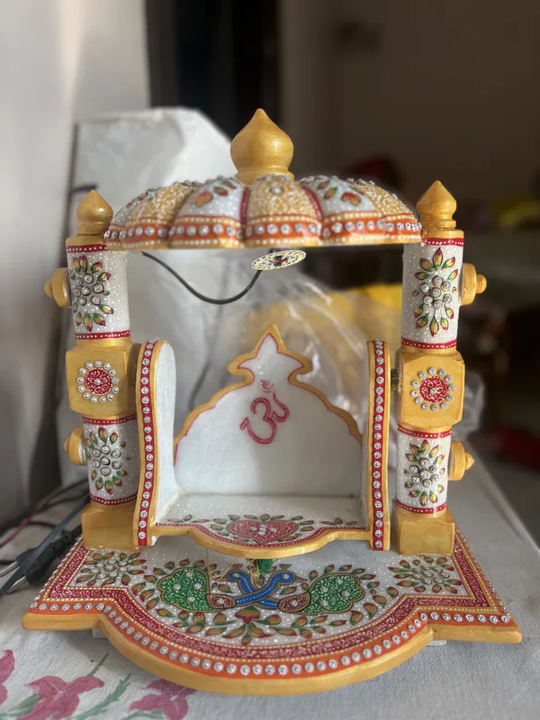 Ornate_Floral_Pattern_Pooja_Jhula