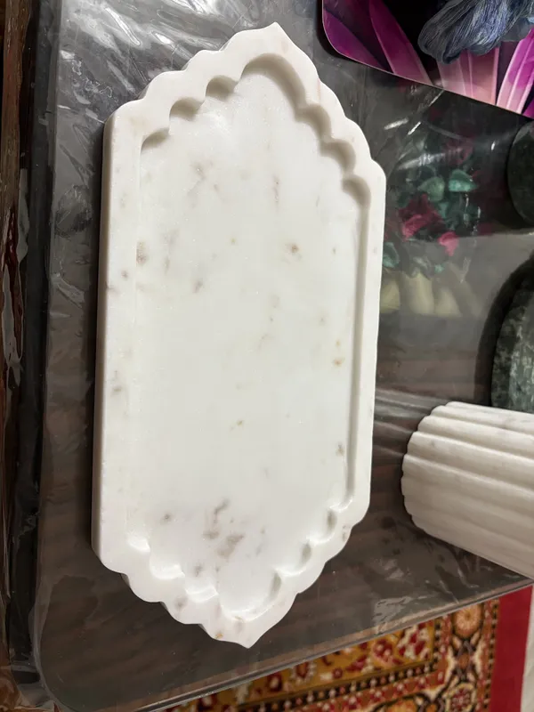 Marble_Scalloped_Rectangular_Serving_Tray