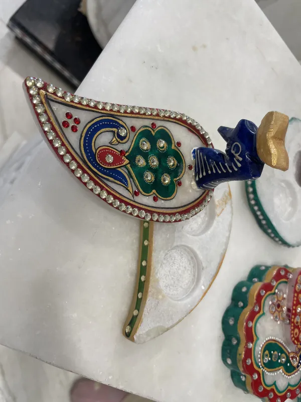 Embellished_Peacock_Leaf_Decorative_Hand_Fan