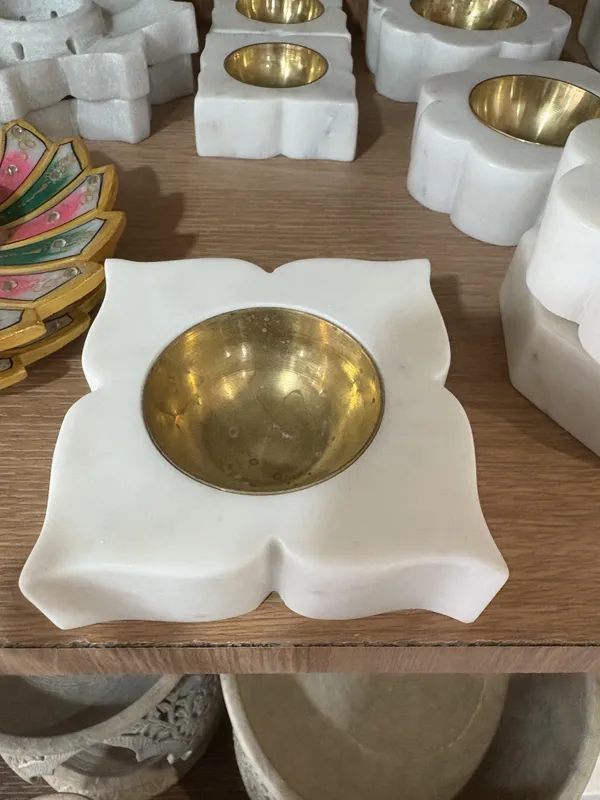 Marble_Pooja_Floral_Diya_Holder_With_Brass_Bowl