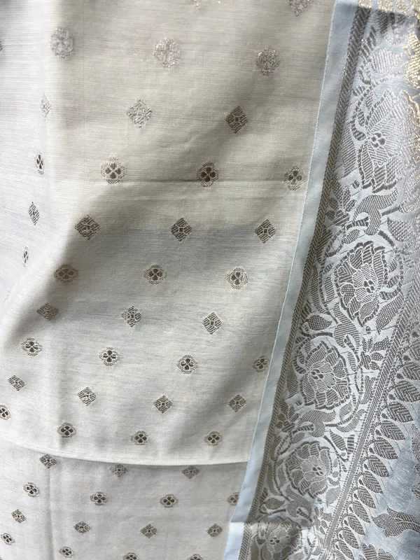 White_Tissue_Floral_Woven_Suit_for_Women