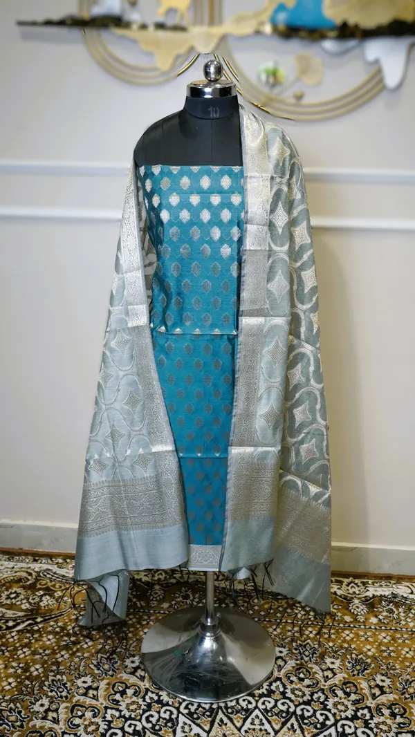 Banarasi_Zari_Woven_Unstitched_Suit_Fabric