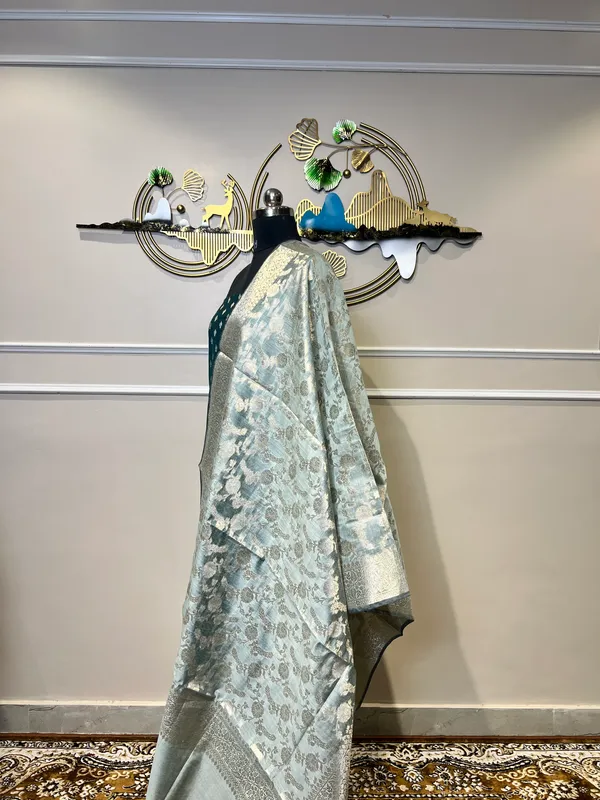 Turquoise_Brocade_Ethnic_Suit_Set_for_Women