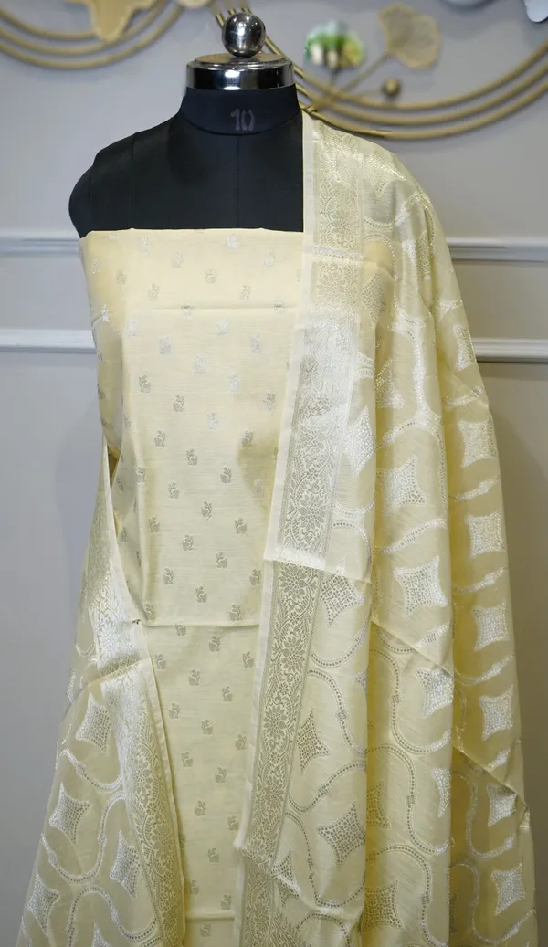 Banarasi_Zari_Woven_Unstitched_Suit_Fabric