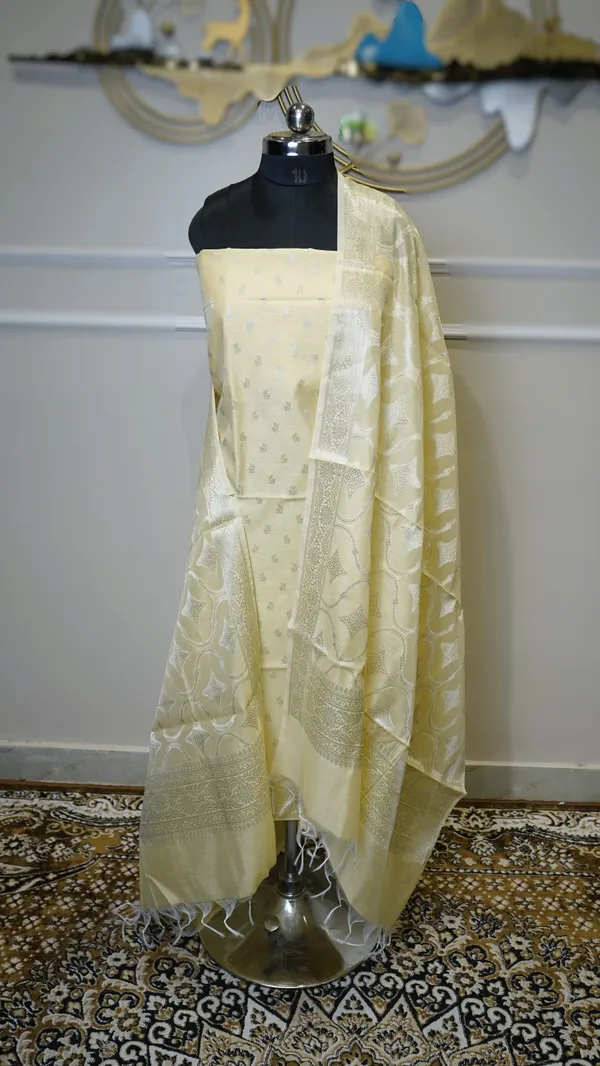 Banarasi_Zari_Woven_Unstitched_Suit_Fabric