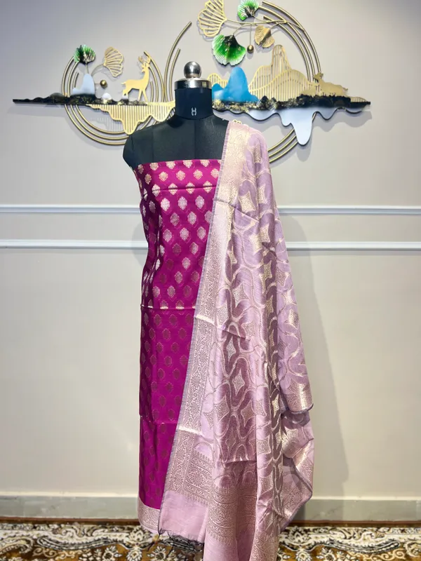 Magenta_Brocade_Suit_for_Women