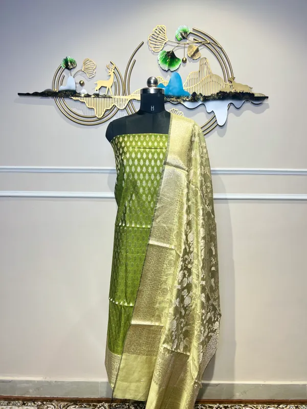 Green_Jacquard_Ethnic_Suit_for_Women