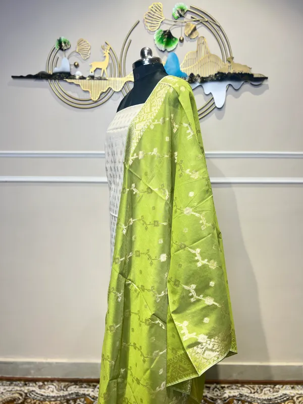 Green_Woven_Floral_Suit_For_Women