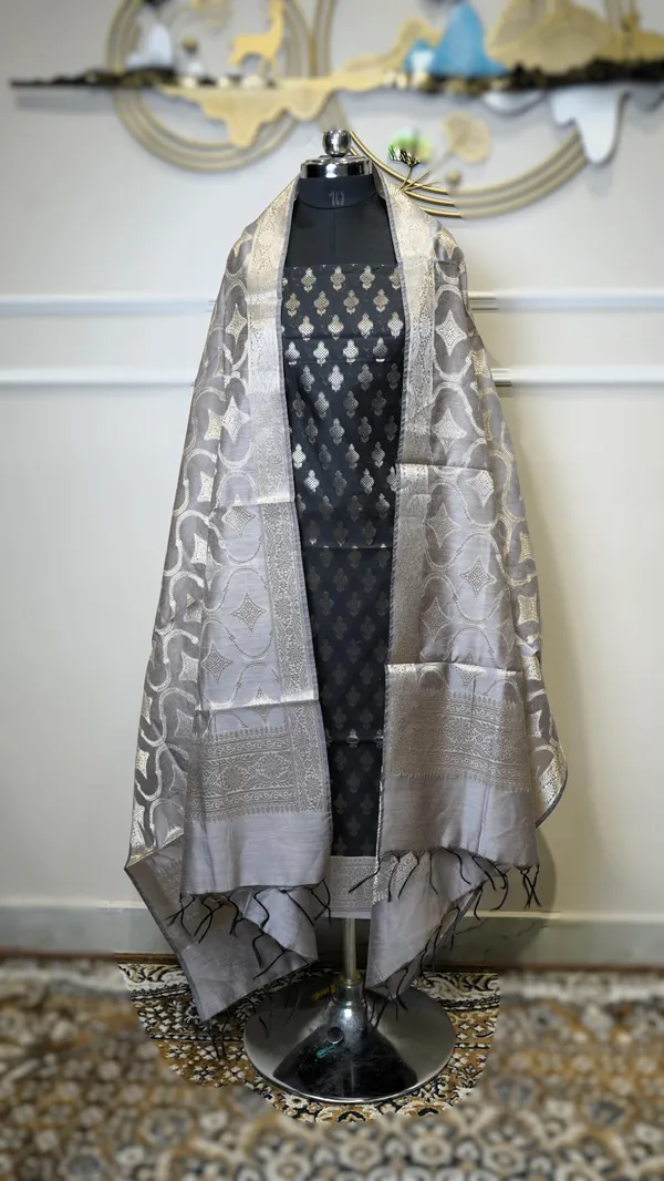 Banarasi_Zari_Woven_Unstitched_Suit_Fabric