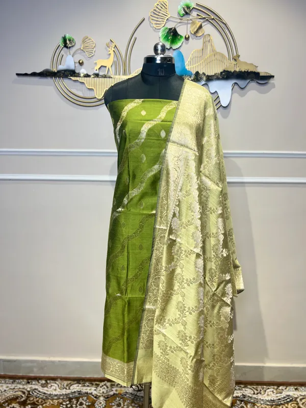 Green_Silk_Floral_Zari_Suit_For_Women
