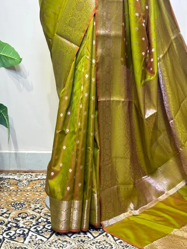 Banarasi_Choti_Buti_Katan_Silk_Saree