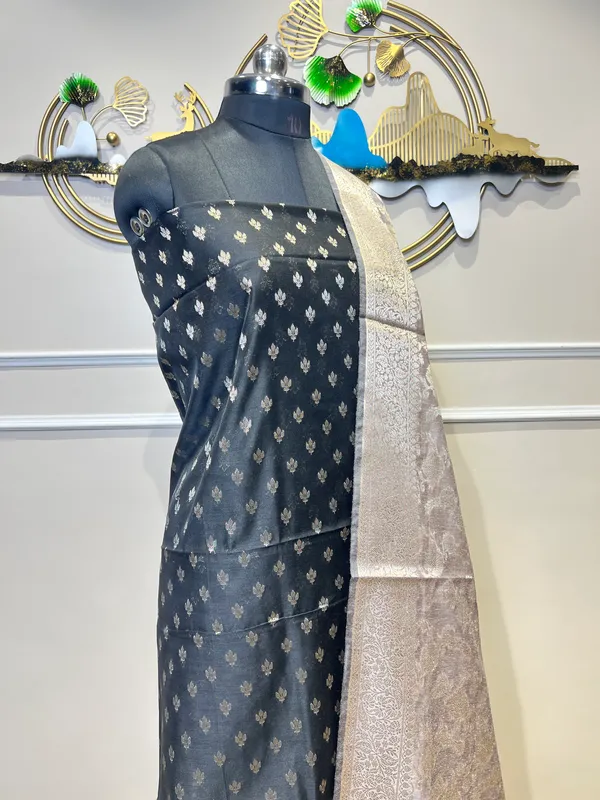 Grey_Woven_Floral_Suit_For_Women