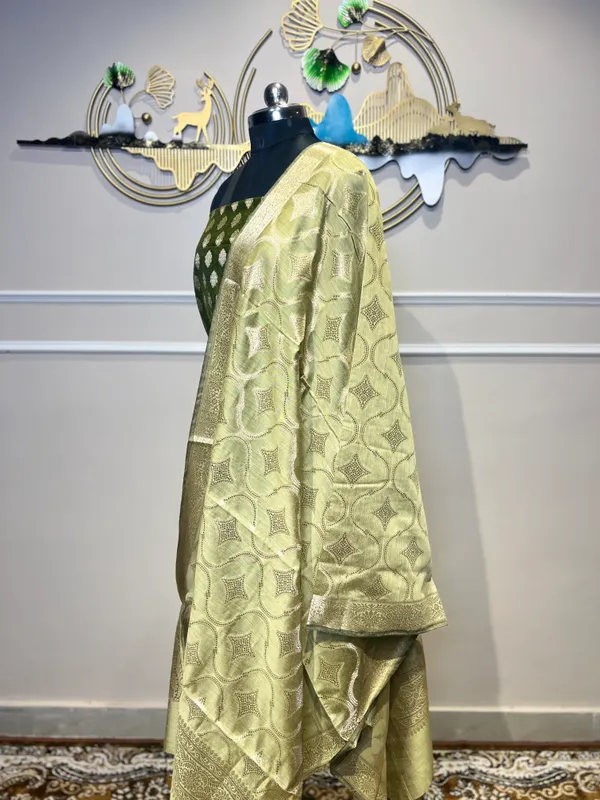 Green_Woven_Zari_Suit_for_Women