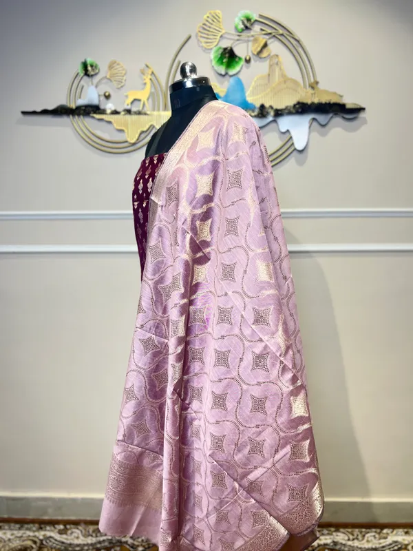 Magenta_Woven_Ethnic_Suit_Set_With_Pink_Dupatta_for_Women