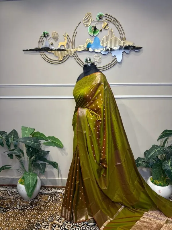 Banarasi_Choti_Buti_Katan_Silk_Saree