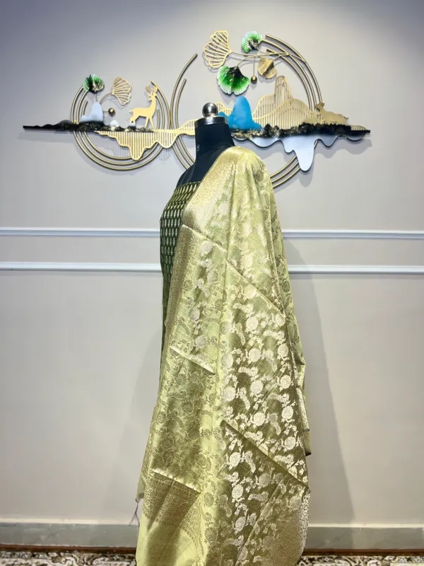 Green_Jacquard_Ethnic_Suit_for_Women