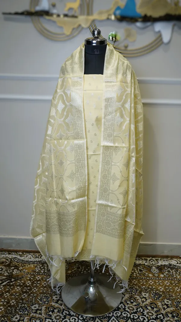 Banarasi_Zari_Woven_Unstitched_Suit_Fabric