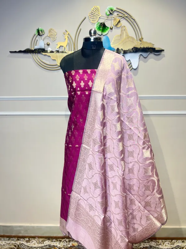 Magenta_Woven_Ethnic_Suit_Set_With_Pink_Dupatta_for_Women