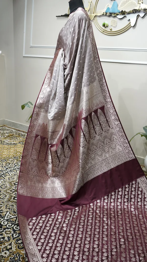 Banarasi_Mushroo_Silk_Contrast_Saree