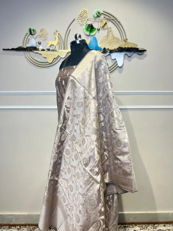 Silver_Woven_Ethnic_Suit_for_Women