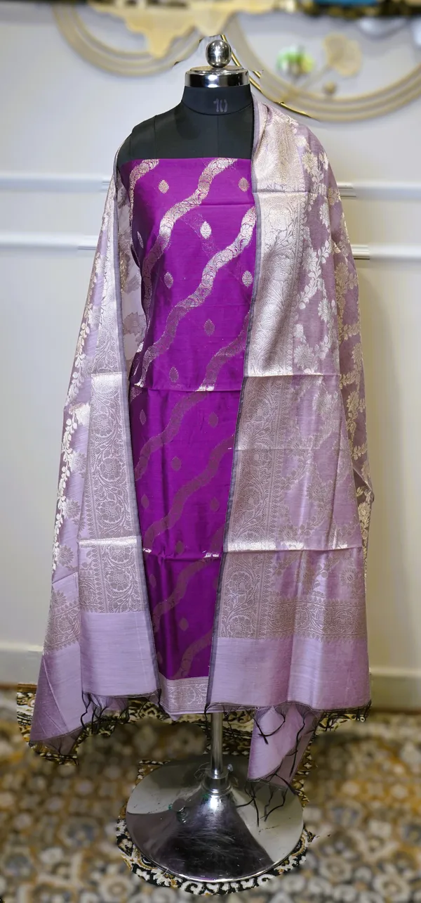 Banarasi_Zari_Woven_Unstitched_Suit_Fabric