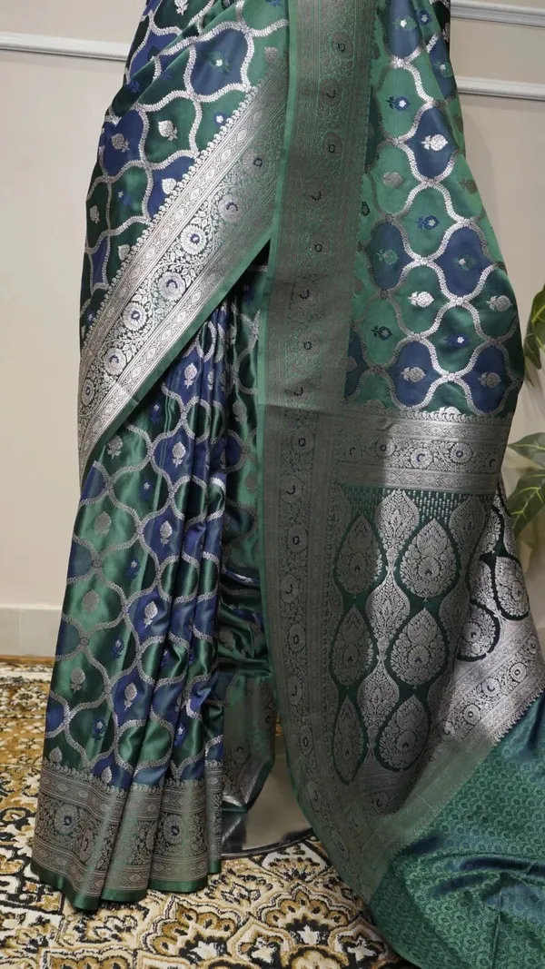 Banarasi_Mushroo_Silk_Rang_Kaat_Saree