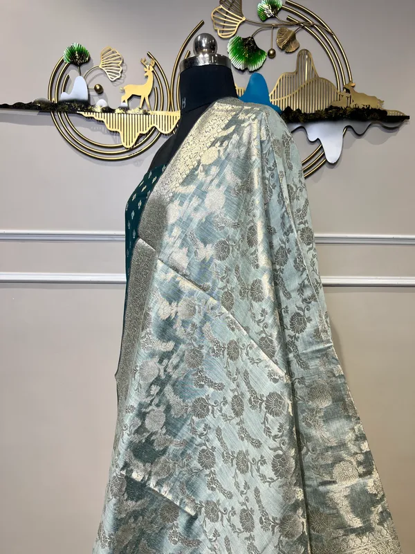 Turquoise_Brocade_Ethnic_Suit_Set_for_Women