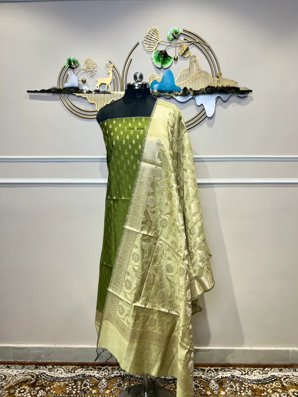 Green_Woven_Floral_Suit_for_Women