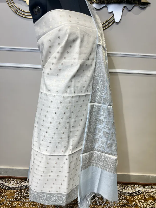White_Tissue_Floral_Woven_Suit_for_Women