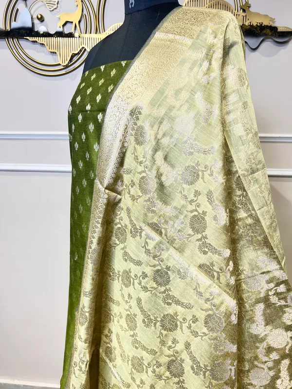 Green_Woven_Floral_Suit_for_Women