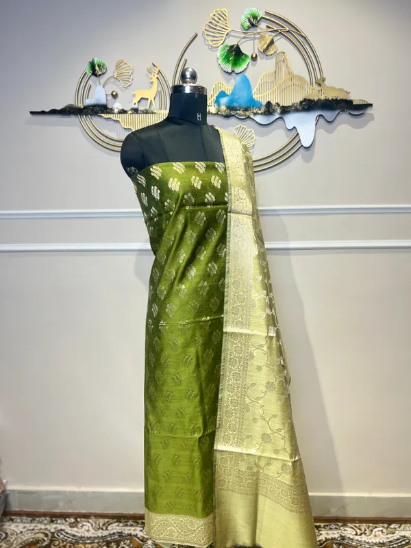 Green_Jacquard_Woven_Suit_for_Women