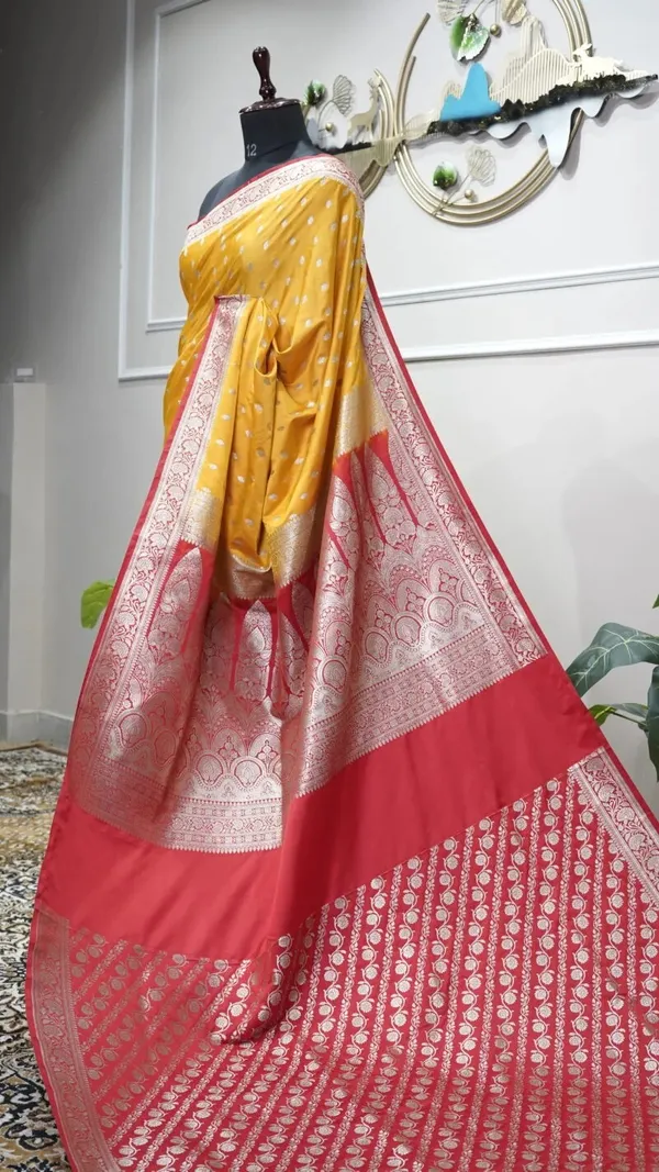 Banarasi_Mushroo_Silk_Contrast_Saree
