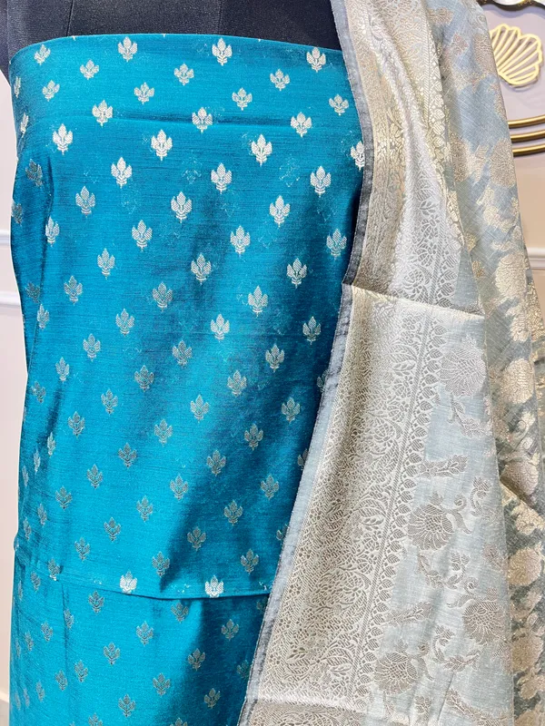 Turquoise_Brocade_Ethnic_Suit_Set_for_Women